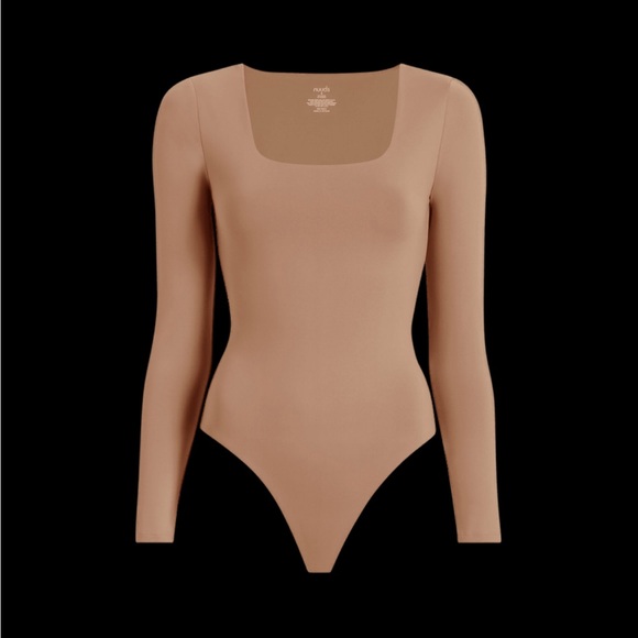 nuuds Tops - Cinnamon Square neck bodysuit